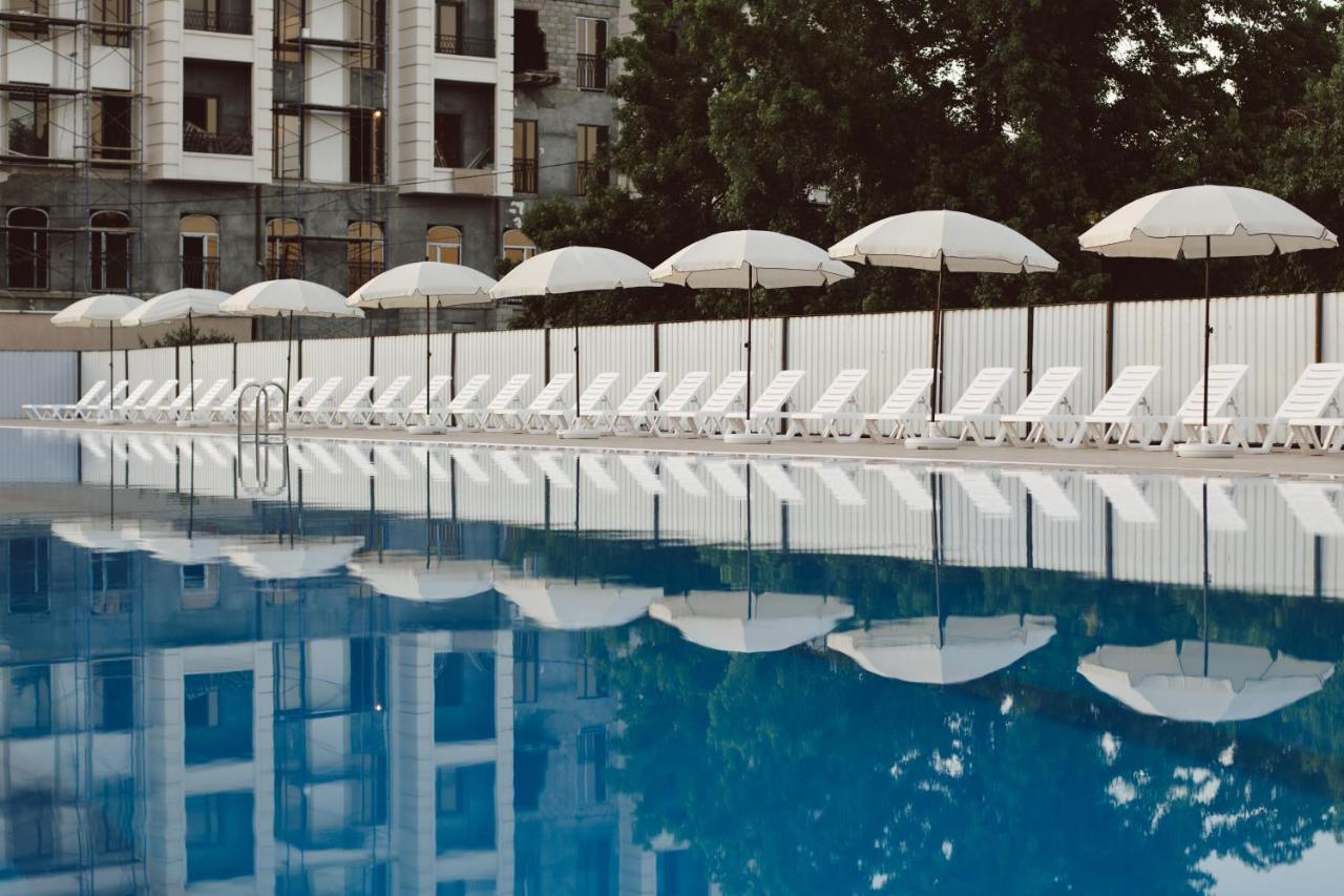 Dem Hotel ซุคุม ภายนอก รูปภาพ