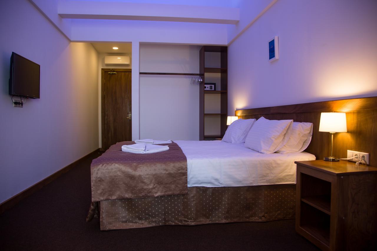 Dem Hotel ซุคุม ภายนอก รูปภาพ