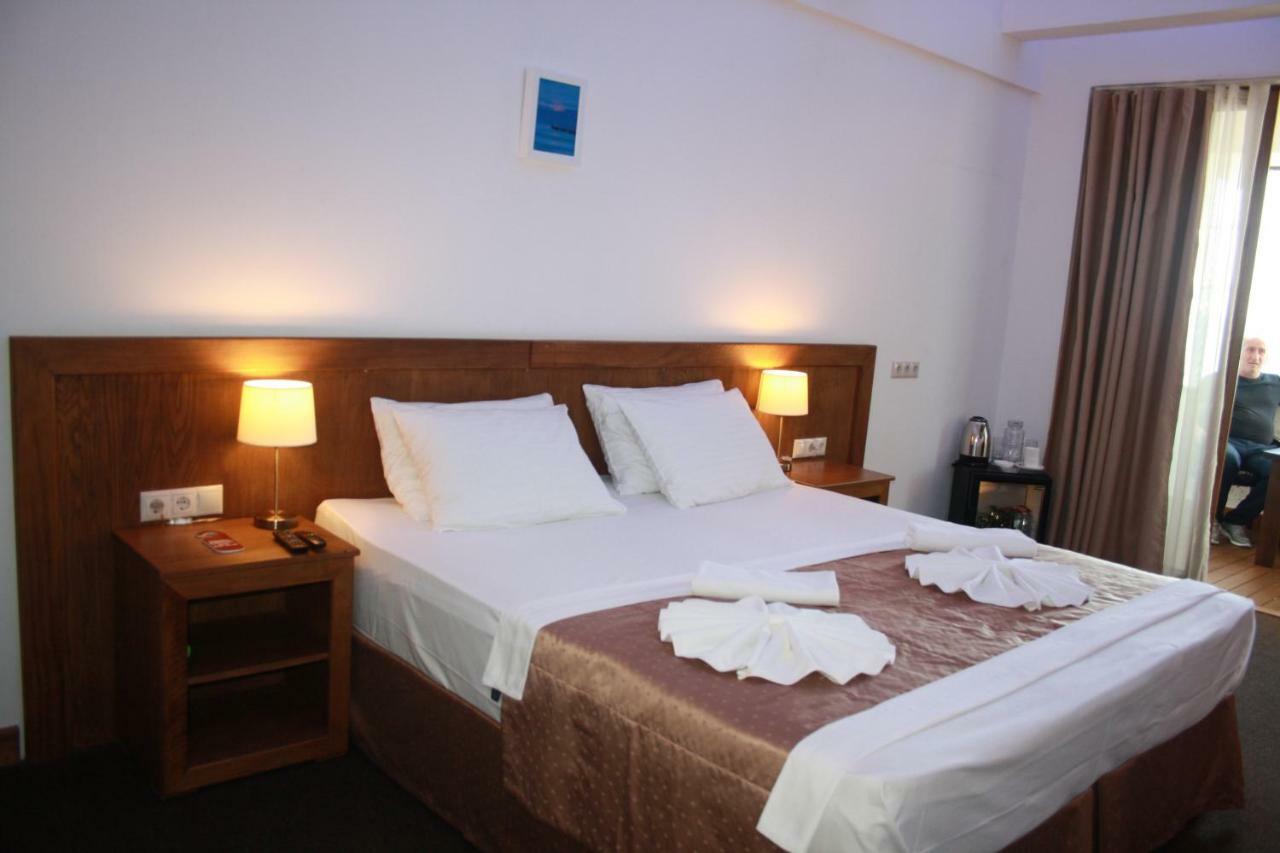 Dem Hotel ซุคุม ภายนอก รูปภาพ
